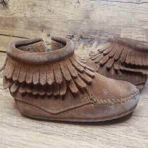 Minnetonka brown leather double fringe ankle bootie sz 5